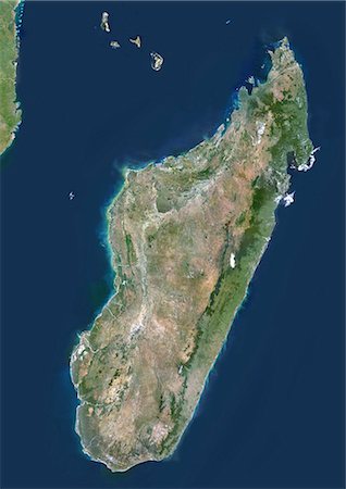 Madagascar, Image Satellite de la couleur vraie. Madagascar, image satellite couleur vraie. Cette image a été compilée à partir de données acquises par les satellites LANDSAT 5 & 7. Photographie de stock - Rights-Managed, Code: 872-06052765