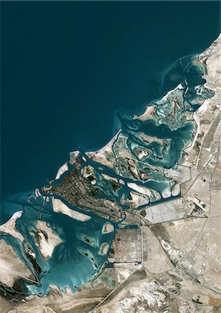 Abu Dhabi, Émirats Arabes Unis, véritable couleur Image-Satellite. Abu Dhabi, Émirats Arabes Unis. Image satellite de couleur vraie d'Abu Dhabi, le plus grand des sept émirats qui forment les Émirats Arabes Unis. Image prise le 23 août 2000, à l'aide de données LANDSAT 7. Photographie de stock - Rights-Managed, Code: 872-06052828