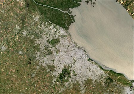 río de la plata - Buenos Aires, Argentina, True Colour Satellite Image. Buenos Aires, Argentina. True colour satellite image of Buenos Aires, capital city of Argentina. Image taken on 20 December 2000, using LANDSAT 7 data. Foto de stock - Con derechos protegidos, Código: 872-06052858