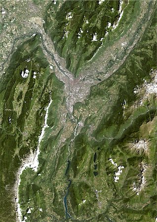 simsearch:872-06052819,k - Grenoble, France, couleur vraie Image-Satellite. Grenoble, France. Image satellite de vraies couleurs de la ville de Grenoble, prise le 22 juin 2002, à l'aide de données LANDSAT 7. Photographie de stock - Rights-Managed, Code: 872-06052882