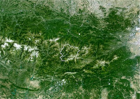 simsearch:872-06052824,k - Andorra, Europe, True Colour Satellite Image With Border. Satellite view of Andorra (with border). This image was compiled from data acquired by LANDSAT 5 & 7 satellites. Foto de stock - Con derechos protegidos, Código: 872-06053153