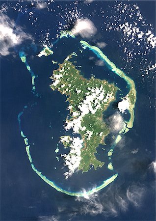 simsearch:872-06053329,k - Mayotte, l'Afrique, véritable couleur Image-Satellite. Vue satellite de Mayotte, une collectivité d'outre-mer de la France, dans le nord du canal du Mozambique dans l'océan Indien. Cette image a été compilée à partir de données acquises par les satellites LANDSAT 5 & 7. Photographie de stock - Rights-Managed, Code: 872-06053417