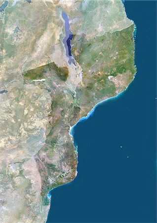 Mozambique, Afrique, vraie couleur Satellite Image avec masque. Vue satellite du Mozambique (avec masque). Cette image a été compilée à partir de données acquises par les satellites LANDSAT 5 & 7. Photographie de stock - Rights-Managed, Code: 872-06053479