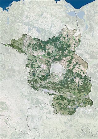 simsearch:872-06055272,k - Vue satellite de l'état de Brandebourg, en Allemagne. Cette image a été compilée à partir de données acquises par les satellites LANDSAT 5 & 7. Photographie de stock - Rights-Managed, Code: 872-06160678