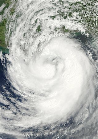 simsearch:872-08082780,k - Satellite view of Hurricane Isaac over the Atlantic Ocean. Image taken on August 28, 2012. Photographie de stock - Rights-Managed, Code: 872-08082682