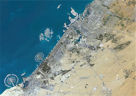 simsearch:872-08082727,k - Colour satellite image of Dubai, United Arab Emirates. Image taken on December 25, 2013 with Landsat 8 data. Foto de stock - Con derechos protegidos, Código: 872-08082764