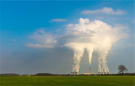 simsearch:696-03396844,k - Drax Power Station is the largest and most efficient coal fired power station in the UK. Stock Photo - Rights-Managed, Code: 872-08140655