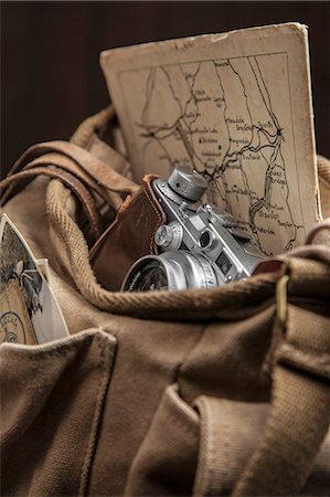 explorador (hombre y mujer) - Vintage travel photography concept. Foto de stock - Con derechos protegidos, Código: 872-08140678