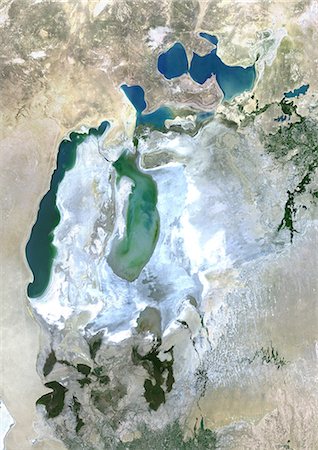 simsearch:872-08689479,k - Satellite view of the Aral Sea in 2014. This image was taken by Landsat 8 satellite. Foto de stock - Con derechos protegidos, Código: 872-08689406