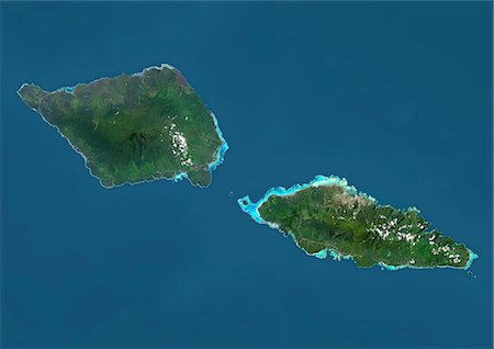 simsearch:872-08689438,k - Satellite view of Samoa that consists of two large islands, Upolu and Savaii. This image was compiled from data acquired by Landsat 8 satellite in 2014. Photographie de stock - Rights-Managed, Code: 872-08689466