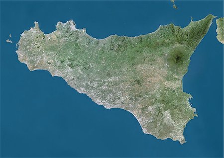 simsearch:872-06160928,k - Satellite view of Sicily, Italy. Mount Etna, on the East coast of Sicily, is the largest active volcano in Europe. This image was compiled from data acquired by Landsat satellites. Foto de stock - Con derechos protegidos, Código: 872-08689470