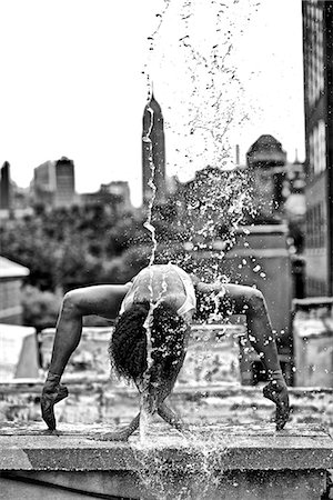 symmetrical ballet - Ballerina in New York Stock Photo - Rights-Managed, Code: 872-08829387