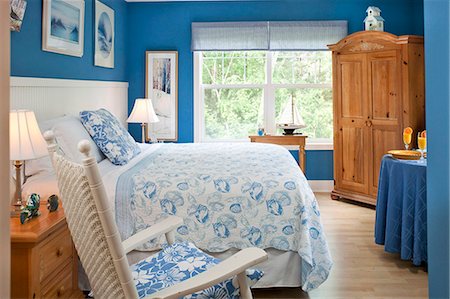 simsearch:872-08914934,k - Interior of Holland Michigan inn guestroom, Crimson Cottage, Holland, MI. Stock Photo - Rights-Managed, Code: 872-08914938