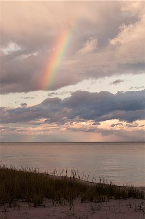 Vignette of Lake Huron with rainbow over the water, Oscada, MI. Stockbilder - Lizenzpflichtiges, Bildnummer: 872-08914983