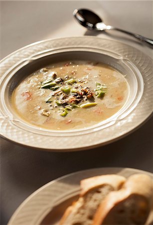 Seafood chowder with bread, Bayfield Inn, Bayfield, WI. Fotografie stock - Rights-Managed, Codice: 872-08915034