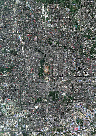 simsearch:872-09185696,k - Color satellite image of Beijing, capital city of China. The Forbbiden City is at center. Image collected on October 05, 2017 by Sentinel-2 satellites. Photographie de stock - Rights-Managed, Code: 872-09185530