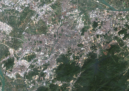 simsearch:872-08082731,k - Color satellite image of Zhongshan, China. Image collected on November 01, 2017 by Sentinel-2 satellites. Foto de stock - Con derechos protegidos, Código: 872-09185556