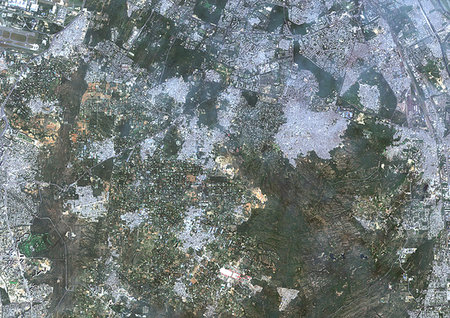 simsearch:872-09185696,k - Color satellite image of South Delhi, an administrative district of the National Capital Territory of Delhi in India. Image collected on October 07, 2017 by Sentinel-2 satellites. Photographie de stock - Rights-Managed, Code: 872-09185566