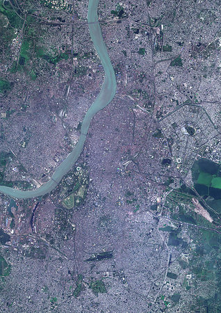 simsearch:872-09185556,k - Color satellite image of Kolkata, India. The city is located on the east bank of the Hooghly River. Image collected on March 16, 2017 by Sentinel-2 satellites. Photographie de stock - Rights-Managed, Code: 872-09185568