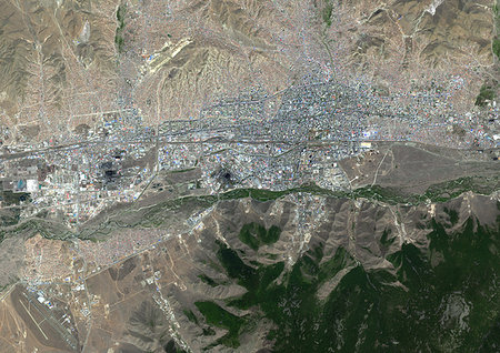 simsearch:872-09185587,k - Color satellite image of Ulaanbaatar, capital city of Mongolia. Image collected on June 02, 2017 by Sentinel-2 satellites. Photographie de stock - Rights-Managed, Code: 872-09185592
