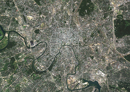 simsearch:872-09185484,k - Color satellite image of Moscow, capital city of Russia. It is situated on the banks of the Moskva River. Image collected on September 24, 2017 by Sentinel-2 satellites. Foto de stock - Con derechos protegidos, Código: 872-09185601