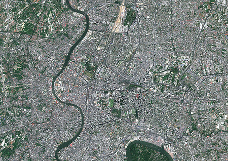 simsearch:872-09185695,k - Color satellite image of Bangkok, capital city of Thailand. The Chao Phraya River flows through the city. Image collected on January 27, 2017 by Sentinel-2 satellites. Photographie de stock - Rights-Managed, Code: 872-09185610