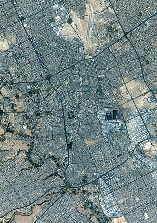 simsearch:872-09185695,k - Color satellite image of Riyadh, capital city of Saudi Arabia. Image collected on October 23, 2017 by Sentinel-2 satellites. Foto de stock - Con derechos protegidos, Código: 872-09185687