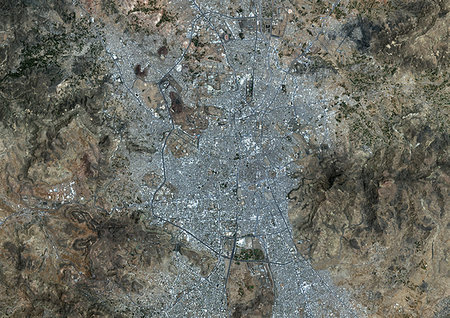 simsearch:872-09185695,k - Color satellite image of Sana'a, capital city of Yemen. Image collected on April 16, 2017 by Sentinel-2 satellites. Foto de stock - Con derechos protegidos, Código: 872-09185696