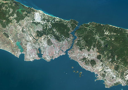 Color satellite image of Istanbul, Turkey. The city lies at the lower end of the Bosphorus Strait. Image collected on September 20, 2017 by Sentinel-2 satellites. Foto de stock - Direito Controlado, Número: 872-09185691