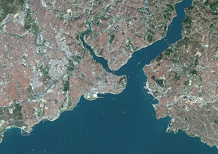 simsearch:872-09185676,k - Color satellite image of Istanbul, Turkey. The city lies at the lower end of the Bosphorus Strait. Image collected on September 20, 2017 by Sentinel-2 satellites. Photographie de stock - Rights-Managed, Code: 872-09185692