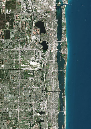simsearch:872-09185737,k - Color satellite image of Palm Beach, Florida, United States, with Palm Beach International Airport. Image collected on January 06, 2017 by Sentinel-2 satellites. Photographie de stock - Rights-Managed, Code: 872-09185723