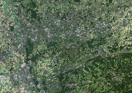 Color satellite image of Dusseldorf to Dortmund, Germany, showing the Ruhr region. The Rhine flows through the Rhineland at west. Image collected on September 25, 2016 by Sentinel-2 satellites. Photographie de stock - Rights-Managed, Code: 872-09185744