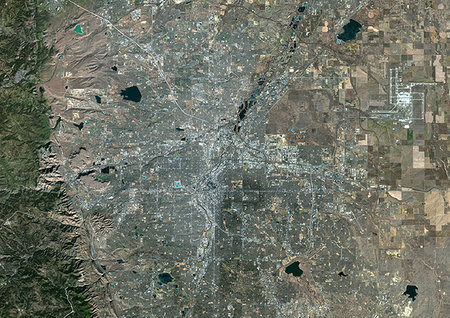 Color satellite image of Denver, Colorado, United States. Image collected on January 4, 2018 by Sentinel-2 satellites. Photographie de stock - Rights-Managed, Code: 872-09185762