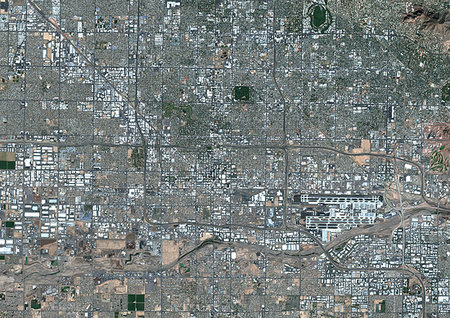 simsearch:872-09185797,k - Color satellite image of Phoenix, Arizona, United States. Phoenix Sky Harbor International Airport is at center right. Image collected on March 9, 2018 by Sentinel-2 satellites. Photographie de stock - Rights-Managed, Code: 872-09185784