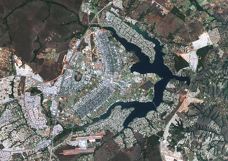 simsearch:872-08082740,k - Color satellite image of Brasilia, capital city of Brazil. Image collected on July 7, 2017 by Sentinel-2 satellites. Foto de stock - Con derechos protegidos, Código: 872-09185822