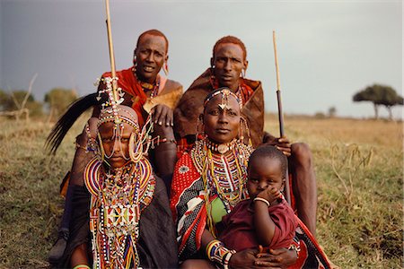 simsearch:700-02156633,k - Groupe de personnes de Masai en costume traditionnel Photographie de stock - Rights-Managed, Code: 873-06440975