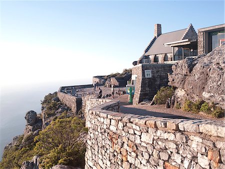 Tourists standing on Table Mountain, Cape Town, South Africa Foto de stock - Con derechos protegidos, Código: 873-06675636