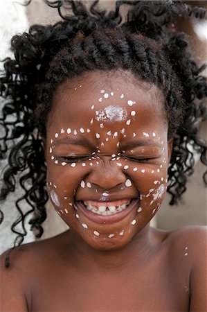 pintura facial - Young Xhosa girl Foto de stock - Con derechos protegidos, Código: 873-07156808