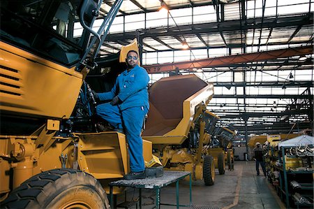 simsearch:873-07156968,k - Articulated Dump Truck assembly line, Bell equipment, Richards Bay Photographie de stock - Rights-Managed, Code: 873-07156935