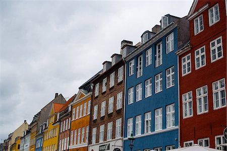 Nyhavn a 17th-century waterfront, canal and entertainment district in Copenhagen, Denmark Photographie de stock - Rights-Managed, Code: 873-09108075