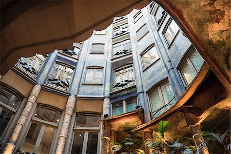 Interior view of Casa Mila in Barcelona Photographie de stock - Rights-Managed, Code: 873-09108083